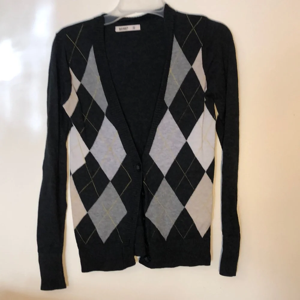 Sweater - Picture 1 of 2